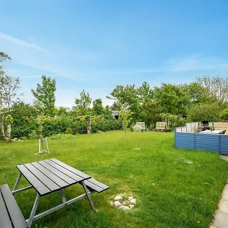 Jerrit - 650m To The Inlet By Interhome *