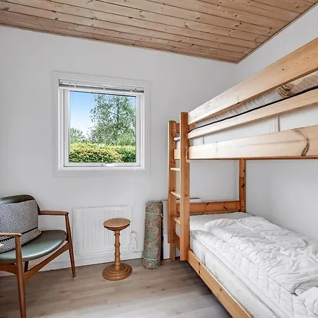 Jerrit - 650m To The Fjord By Interhome